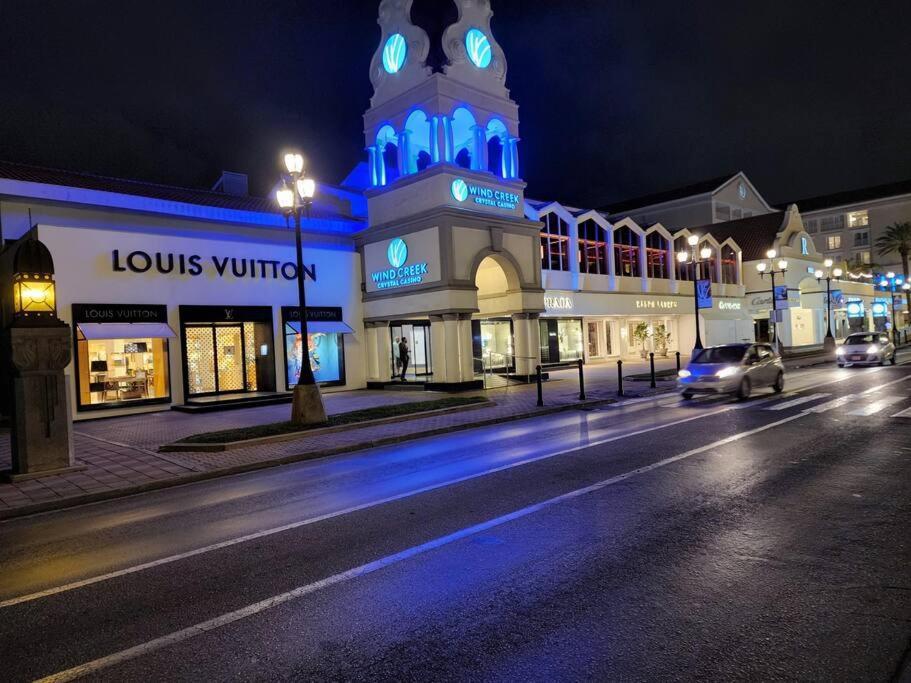 Milateo Suite Oranjestad Exteriör bild